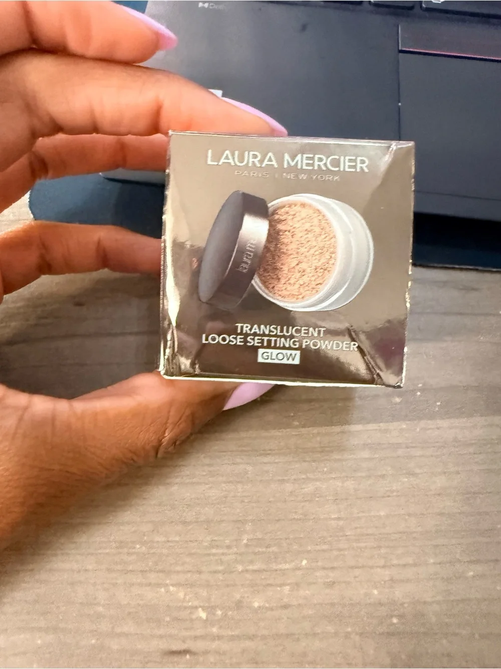 laura mercier Translucent Loose Setting Powder - Glow (beige)